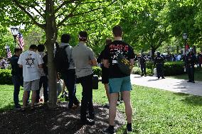 University Of Chicago Riot Police Quell Pro-israel And Pro-palestine Protesters After Fights At The Quad