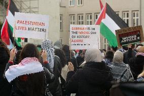 Pro Palestine Students Shows Solidaritty With Columbia Students In Cologne