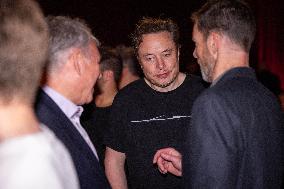 Elon Musk At Carbone Beach Party - Miami