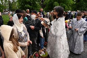 Orthodox Christians Celebrate Easter In Kyiv