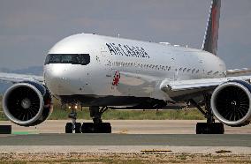 Air Canada Boeing 777 on the runway
