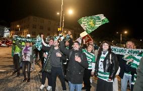 Adeptos do Sporting festejam o titulo de campeões 23/24 no Porto