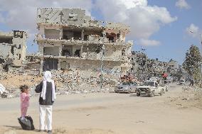 Palestinians Return to Khan Yunis - Gaza