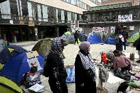 Students for Palestine -movement demonstrating outside the Helsinki University