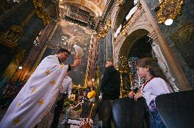Consecration of Easter baskets in Lviv