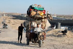 Palestinians Leaving Rafah As Tsahal Starts  Military Offensive - Gaza