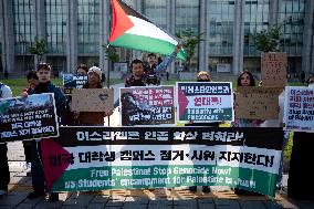 Palestine Solidarity Protests Spread Through Seoul's University Areas