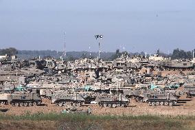 ISRAEL-KEREM SHALOM CROSSING-TROOPS-GAZA