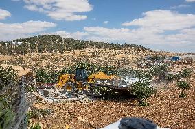 Israeli Army Demolishes Palestinian Homes - West Bank