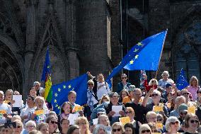 ''Sing For Europe'' Action In Front Of Dom Cathedral In Cologne