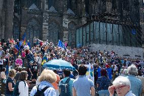 ''Sing For Europe'' Action In Front Of Dom Cathedral In Cologne