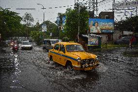Heavy Rain Floods Kolkata.