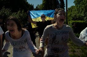 Ukrainians Protest At Russian Victory Day Commemoration In Warsaw