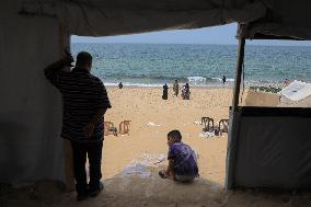 MIDEAST-GAZA-KHAN YOUNIS-EVACUATED PEOPLE