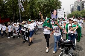 Mothers Of Missing People In Mexico Protest To Demand Clarification