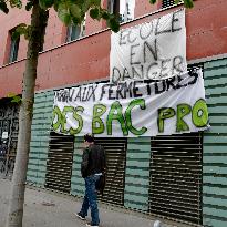 No To The Closure Of BAC PRO - Paris