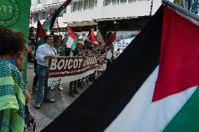 Protest In Favor Of Gaza At The PSOE Headquarters In Santander