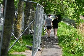 New Fences Along Dublin's Grand Canal