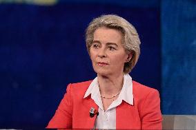 Ursula Von Der Leyen During A TV Show - Milan