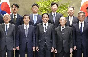 Japan, S. Korea business leaders in Tokyo