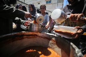 The Daily Food In Gaza