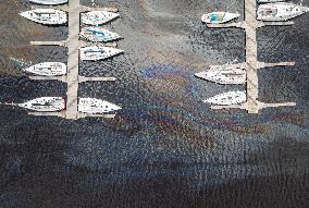 Oil spill in Pirita river