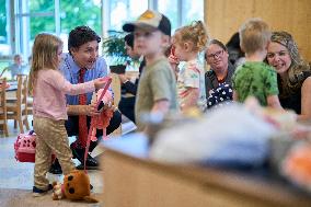 Trudeau Visits YMCA Childcare Centre - Ontario