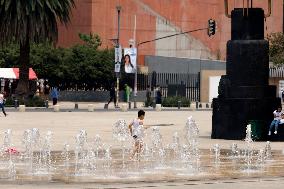 Heat Wave Breaks Records In 10 Cities - Mexico