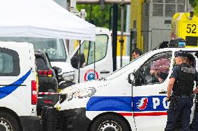 Exclu - Prisoner Escapes As 2 Officers Killed In Van Ambush - France