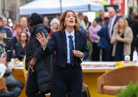 The Drew Barrymore Show In Times Square - NYC