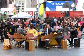 The Drew Barrymore Show In Times Square - NYC