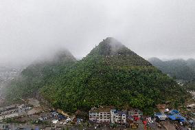 (GloriousGuizhou)CHINA-GUIZHOU-ANLONG-PYRAMID-SHAPED HILLS (CN)