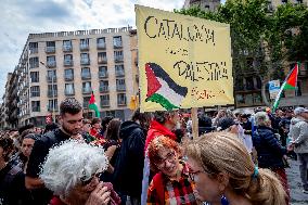 Demonstration Supporting Palestine In Barcelona