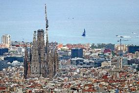 View of Barcelona while the America's Cup sailboats were training