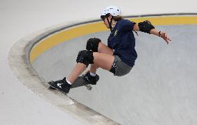 (SP)CHINA-SHANGHAI-OLYMPIC QUALIFIER SERIES SHANGHAI-SKATEBOARDING-WOMEN'S PARK-PRELIMS (CN)