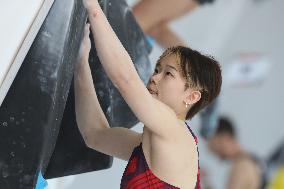 (SP)CHINA-SHANGHAI-OLYMPIC QUALIFIER SERIES SHANGHAI-SPORT CLIMBING-WOMEN'S BOULDER & LEAD-BOULDER QUALIFICATION (CN)