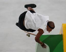 (SP)CHINA-SHANGHAI-OLYMPIC QUALIFIER SERIES SHANGHAI-SKATEBOARDING-MEN'S STREET-PRELIMS (CN)