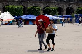 High Temperatures Continue In Mexico City