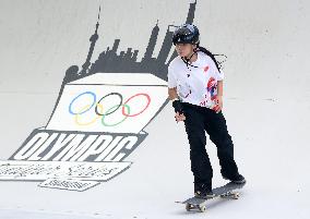 (SP)CHINA-SHANGHAI-OLYMPIC QUALIFIER SERIES SHANGHAI-SKATEBOARDING-WOMEN'S STREET-PRELIMS(CN)