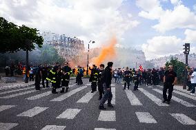 Firefighters Demonstrate - Paris