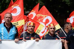 Firefighters Demonstrate - Paris