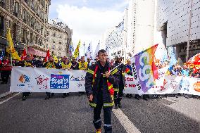 Firefighters Demonstrate - Paris