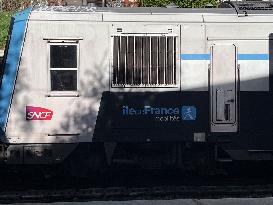 Railway Workers On Strike To Demand An Olympic Bonus - Paris
