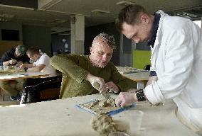 Clay modeling workshop for military personnel in Kyiv