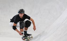 (SP)CHINA-SHANGHAI-OLYMPIC QUALIFIER SERIES SHANGHAI-SKATEBOARDING-MEN'S PARK-PRELIMS (CN)