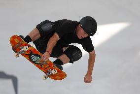 (SP)CHINA-SHANGHAI-OLYMPIC QUALIFIER SERIES SHANGHAI-SKATEBOARDING-MEN'S PARK-PRELIMS (CN)