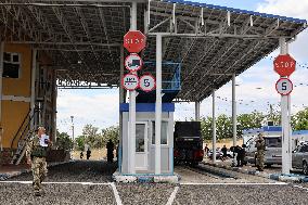 Reni checkpoint reopens on Ukrainian-Moldovan border