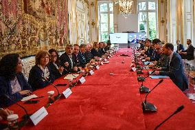 Meeting with the liaison committees on the situation in New Caledonia at Matignon - Paris