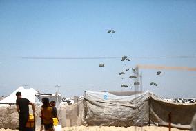 Humanitarian Aid Supplies Airdropped Over Khan Younis - Gaza