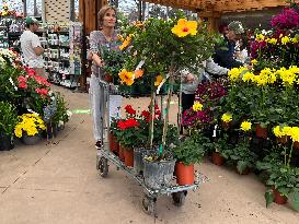 Canadians Shop For Plants And Flowers During The Victoria Day Long Weekend